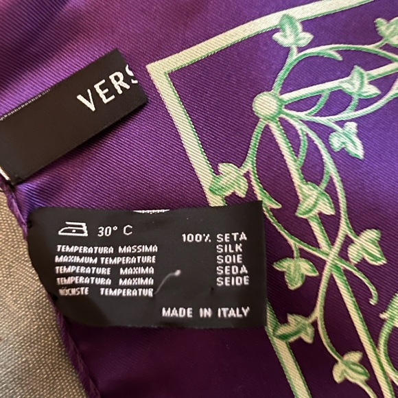 Authentic VERSACE Silk Hand Rolled Square Scarf, Italy. Purple & Green. Rare! - Picture 10 of 12
